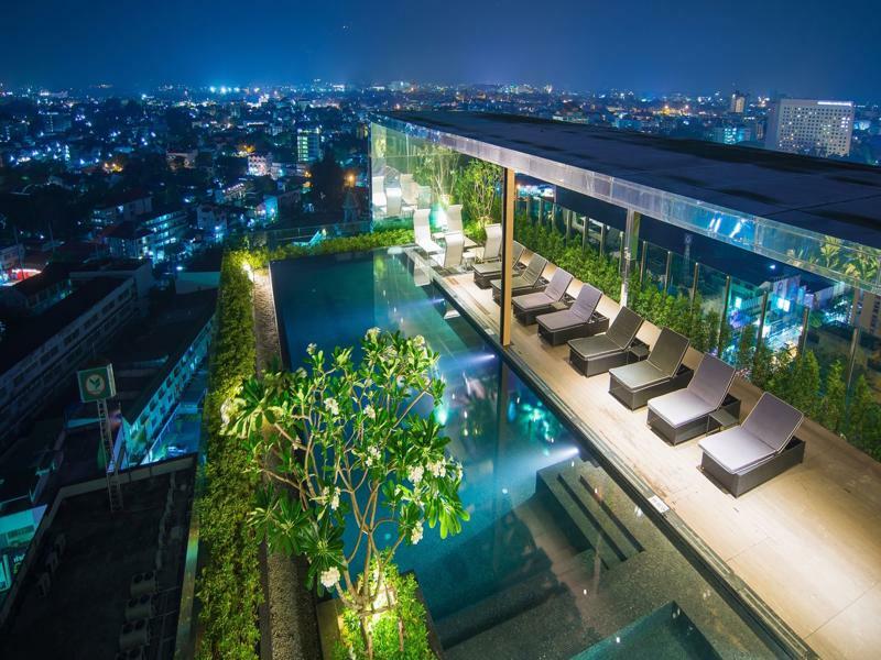 Hoc5 The Astra Night Bazaar Apartment